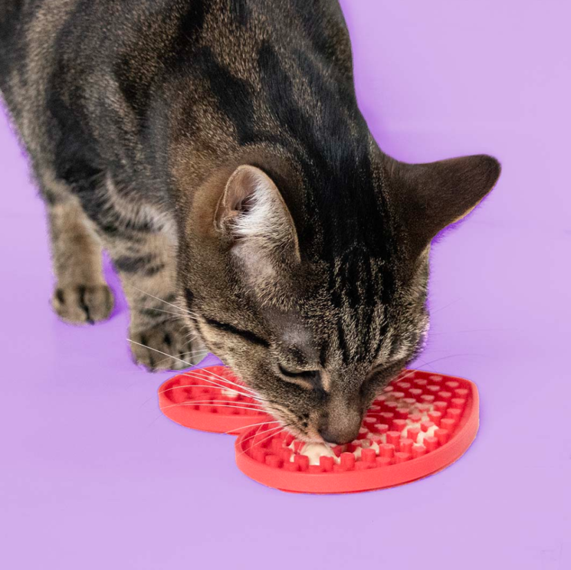 DUVO Lízací podložka červené srdce 17x14cm